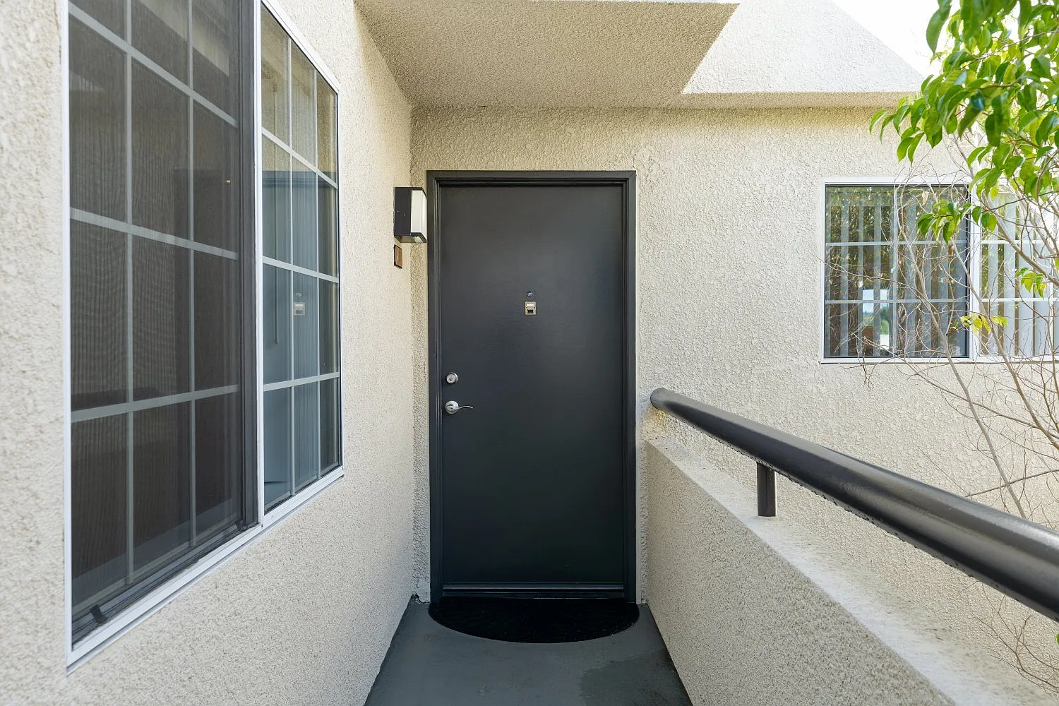 2 bed, 920 sqft, $2,975 — Photo 1
