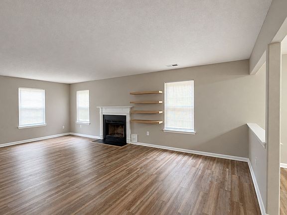 3rd image of 5505 Fountain Ct