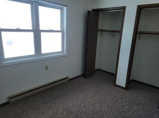 100 Saratoga St #2, New Hartford, IA 50660