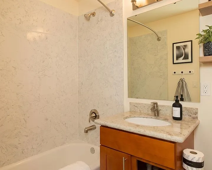 Back Nine Apartments - Located on the west slope of Queen Anne — Photo 5