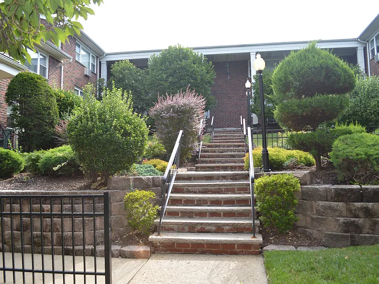 455 Fairview Ave #3 — Photo 5