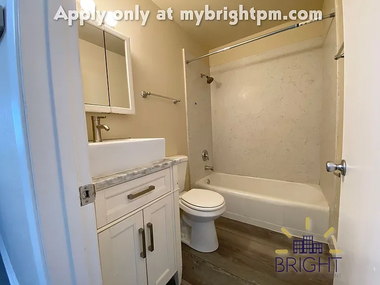 Sutter Apartments — Photo 10