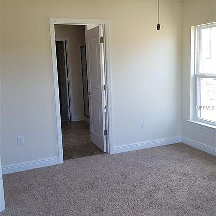 5th image of 811 Chestnut Dr