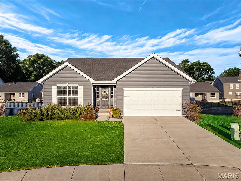 1st image of 135 Prairie Vista Ct