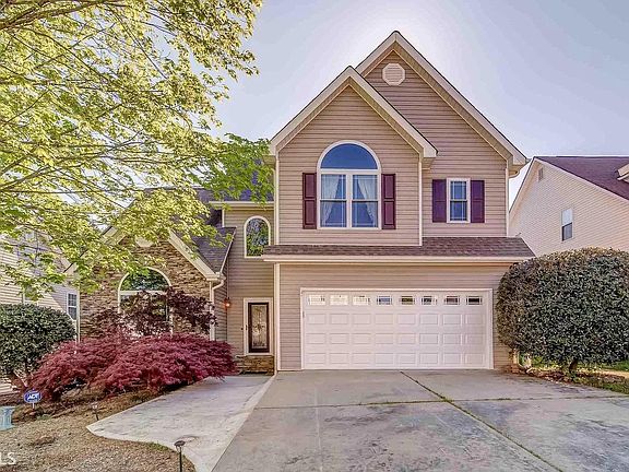 2nd image of 412 Towne Valley Dr