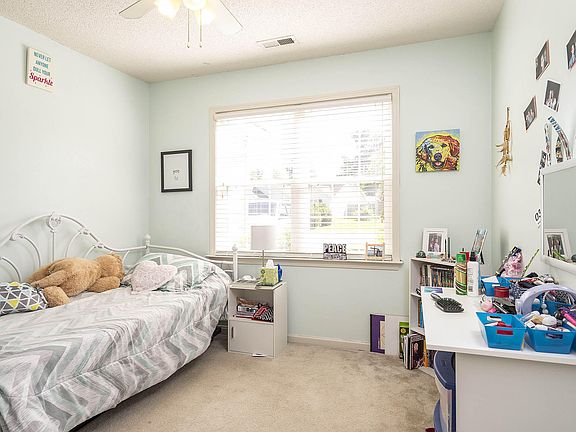 5th image of 1128 Sunburst Way NE