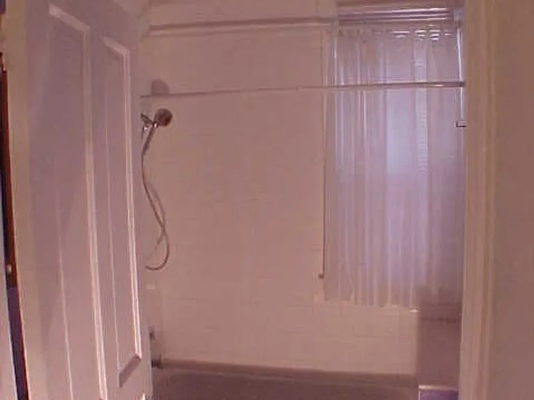 219 E Mifflin St — Photo 11