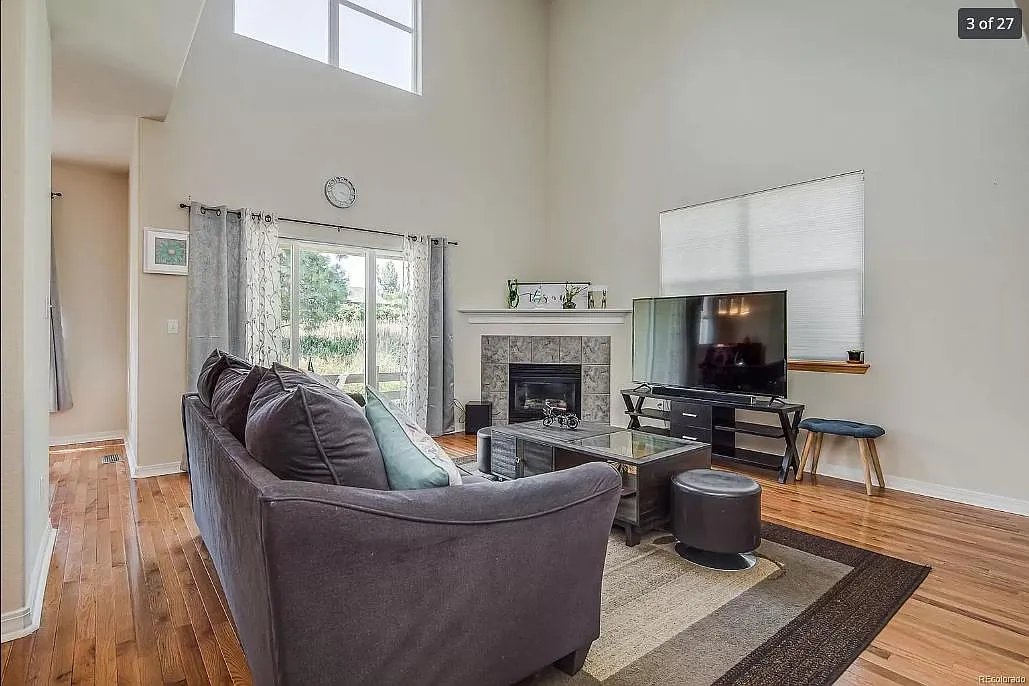 4 bed, 3.5 bath, 2382 sqft, $3,845 — Photo 4