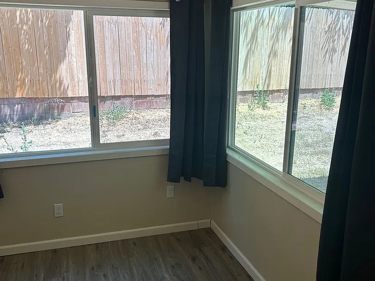 6874 Crump Ave — Photo 14