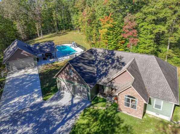 10449 Scott Hwy, Helenwood, TN 37755