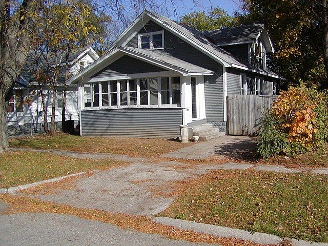 1st image of 119 N Henrietta Ave