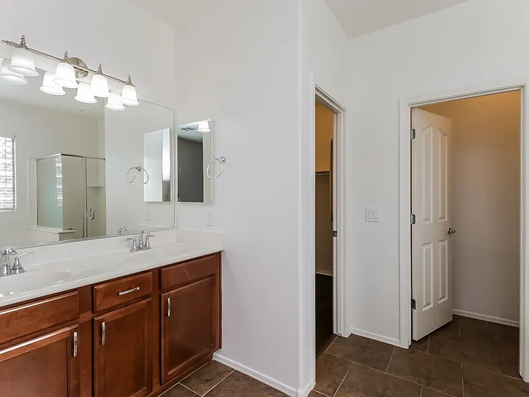 38514 N Navarro Dr — Photo 11