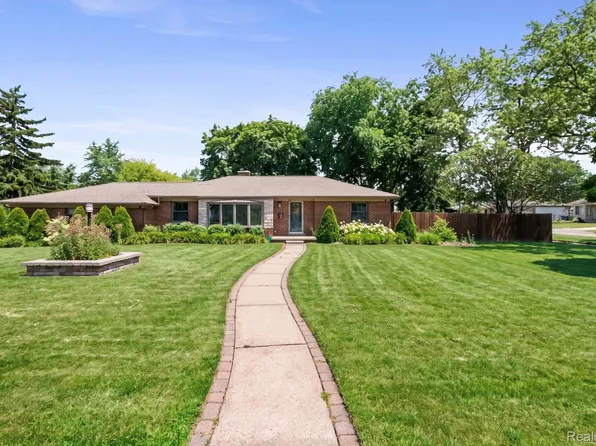 27200 Milton Ave, Warren, MI 48092