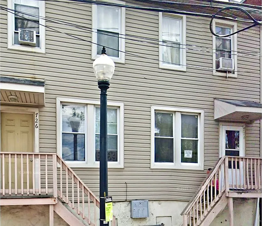 726 E 4th St #2