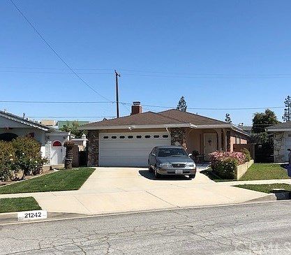 1st image of 21228 Menlo Ave