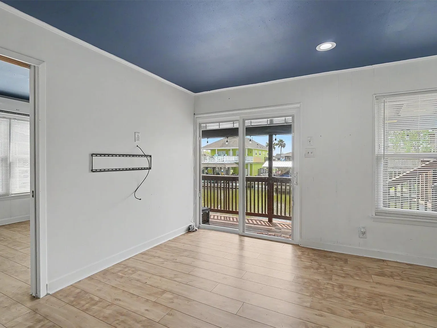 2 bed, 2.0 bath, 816 sqft, $1,950 — Photo 4