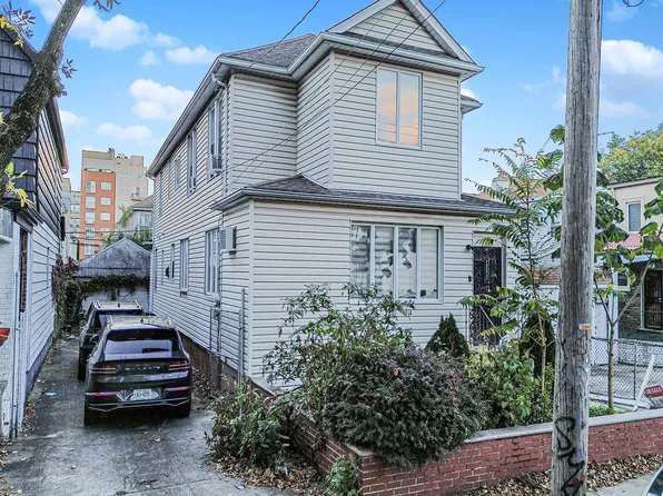 2040 East 22nd Street image 2 of 4