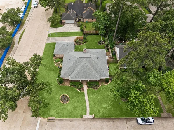 1926 Twin Springs Dr, Humble, TX 77339