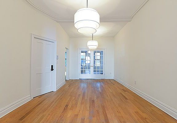4th image of 208 E 75th St Floor 1
