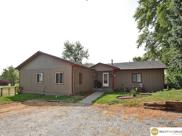 215 E Campbell St, Murray, NE 68409