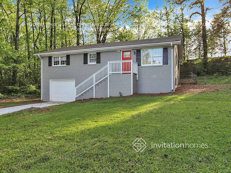 4891 Lehigh Dr — Photo 2