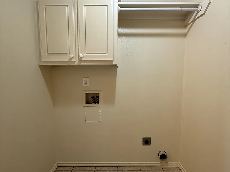 3214 111th St #B — Photo 2