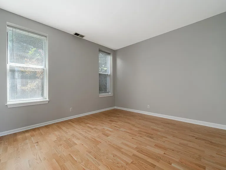 1530 N Throop St #1 — Photo 10