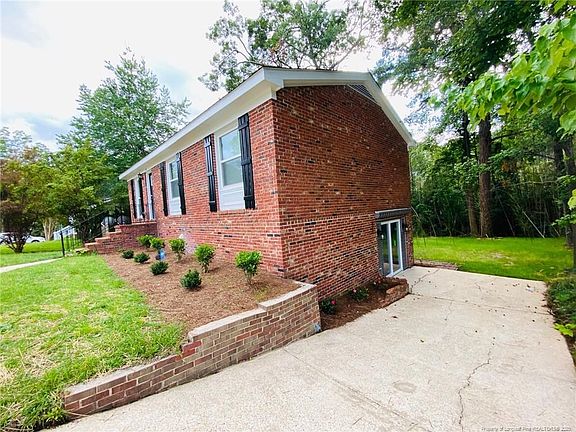 3rd image of 722 Burgoyne Dr