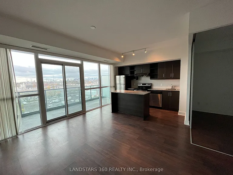35 Brian Peck Cres #1026 — Photo 4