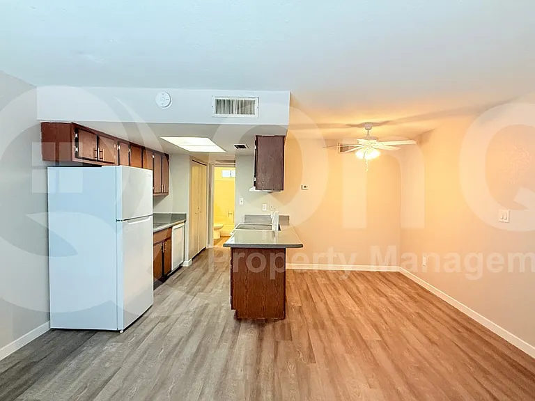 3002 E Waltann Ln #2 — Photo 26