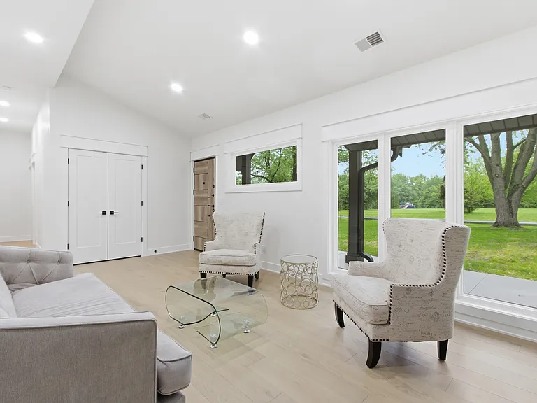 130 McKinley Dr — Photo 29