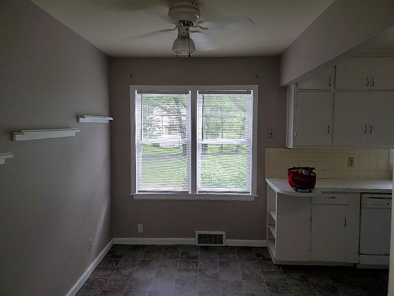 5th image of 11631 W 68th Pl