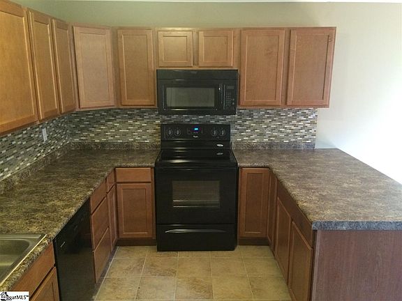3rd image of 155 Dogwood Dr