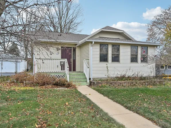 635 N Harrison Ave, Aurora, IL 60506