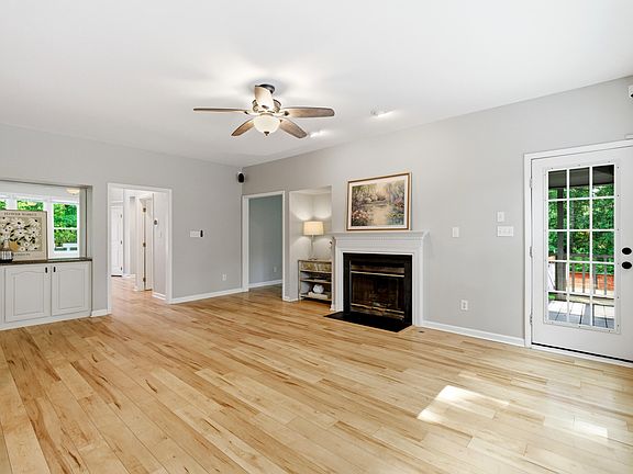 4th image of 2612 Iman Dr
