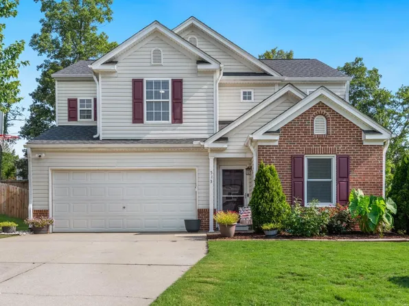 513 Birchtree Valley Ct, Fuquay Varina, NC 27526