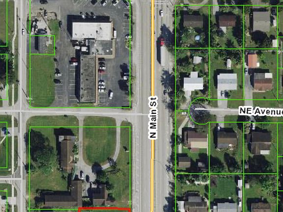 5th image of 934 N Main Street