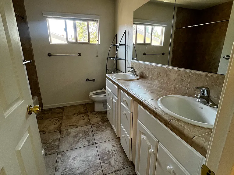 3202 Rockview Pl — Photo 8