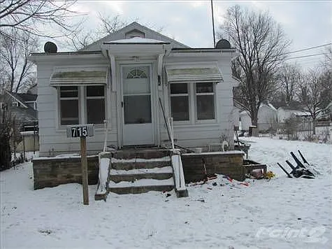 715 Fletcher St photo 1