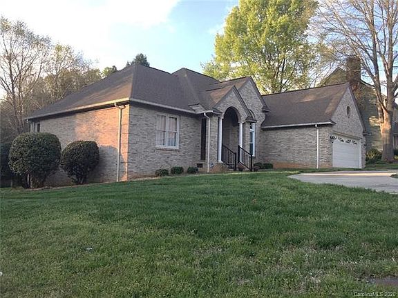 2nd image of 3017 Kern Dr