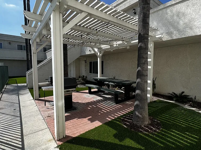Norwalk Terrace Apartments — Photo 6