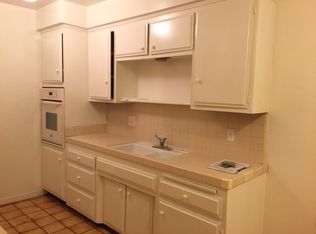 412 W Queen St APT 3, Inglewood, CA 90301