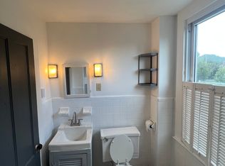 418 N Main St #B, Wallingford, CT 06492