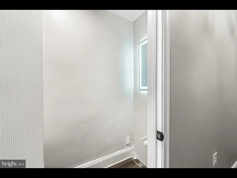 2517 W Pratt St — Photo 9