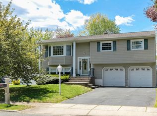 7 Clark Pl, Middletown, NJ 07748