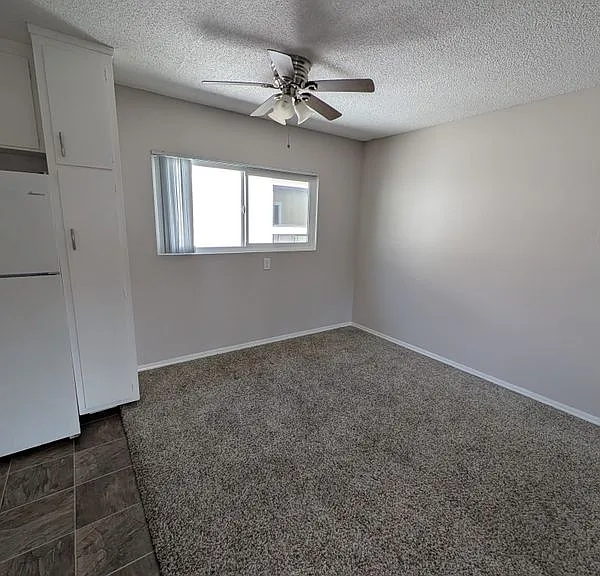2000 Carnegie Ln #B — Photo 3