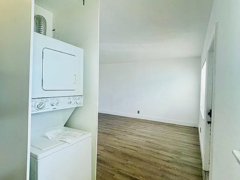 651 NW 42nd Ct #118 — Photo 7