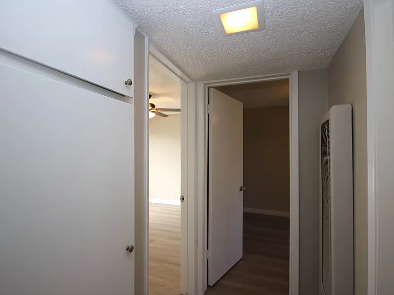 976 E Villa St #11 — Photo 9