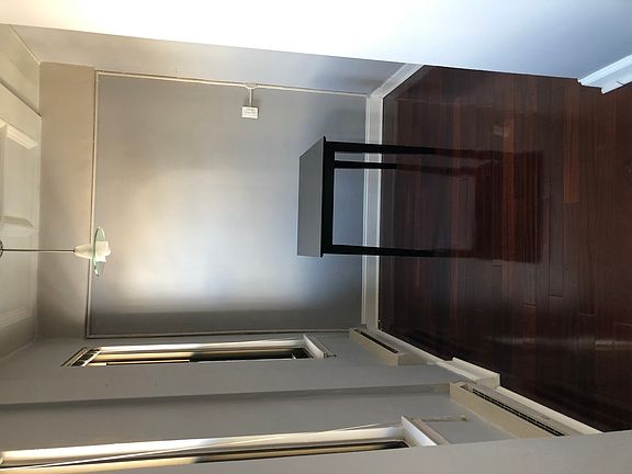 2nd image of 1211 N La Salle St #1704