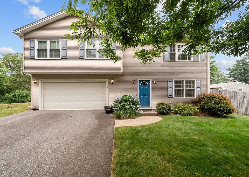 1st image of 19 Desmar Ct